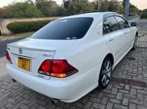 A picture of TOYOTA CROWN ATHLETIC