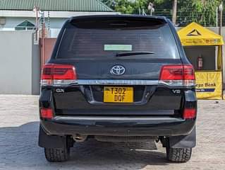 A picture of TOYOTA LAND CRUISER V8 MILLION130 0716711174