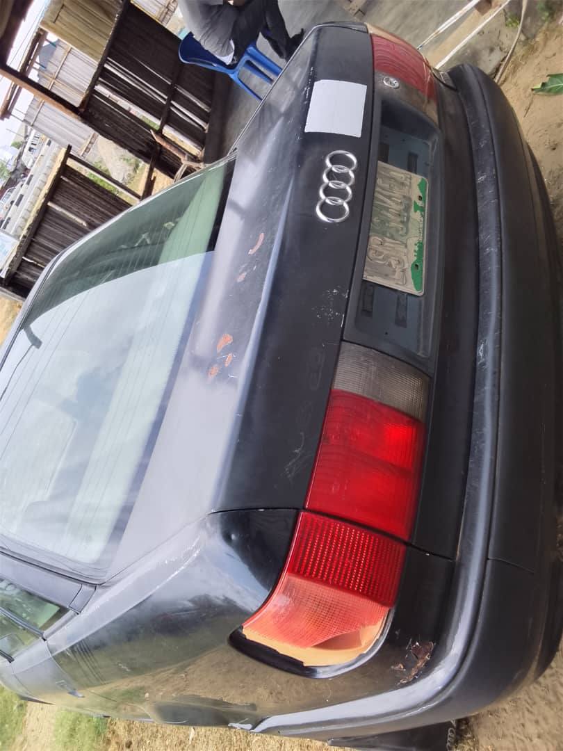 A picture of AUDI 80 First Body Volkswagen 1 8 Engine Manual drive
