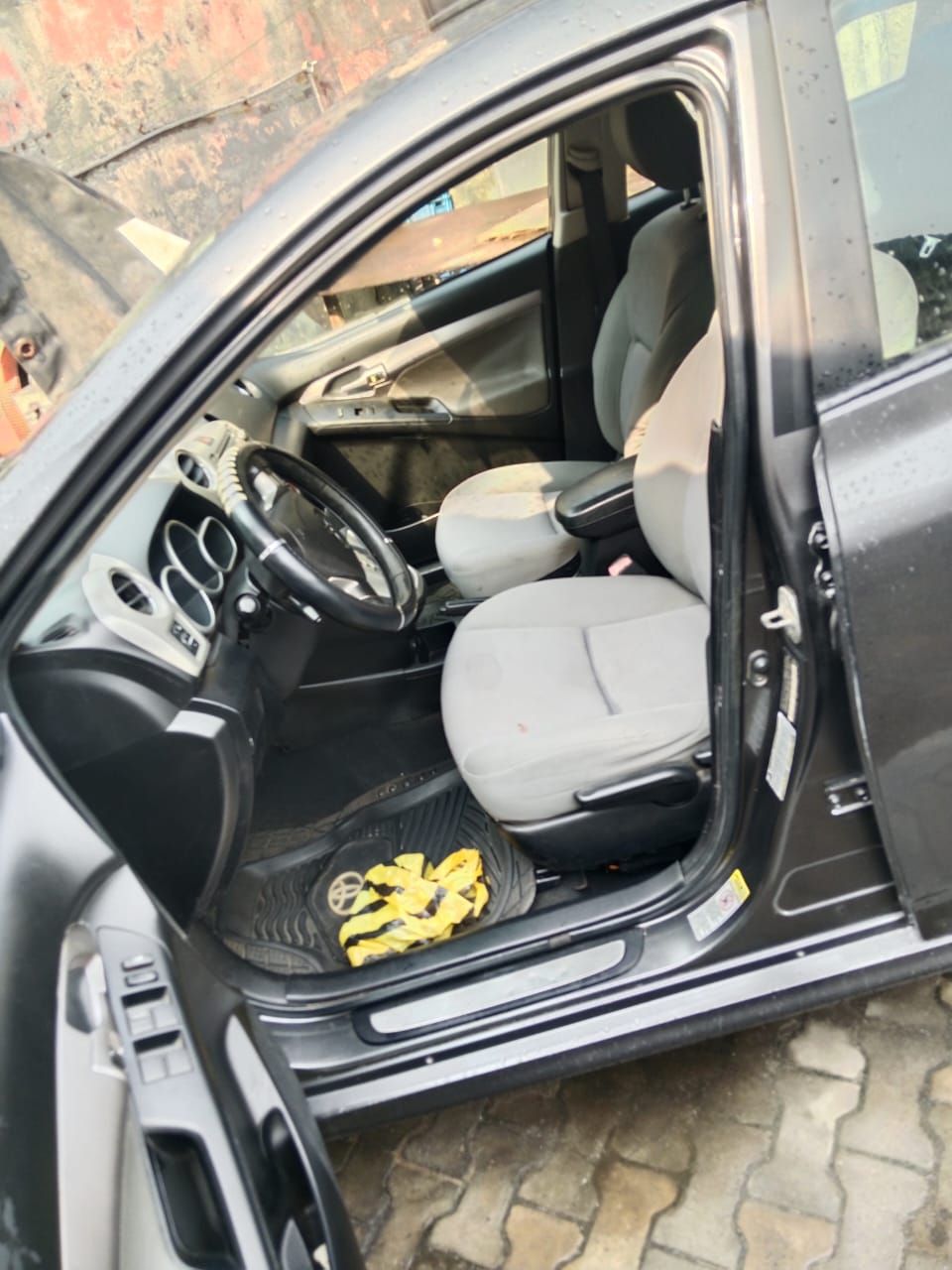 A picture of Toyota matrix