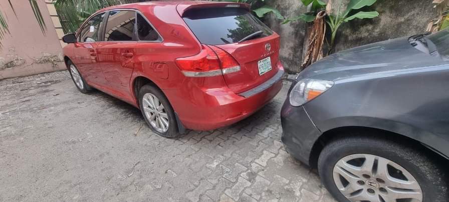 A picture of Toyota Venza 2012