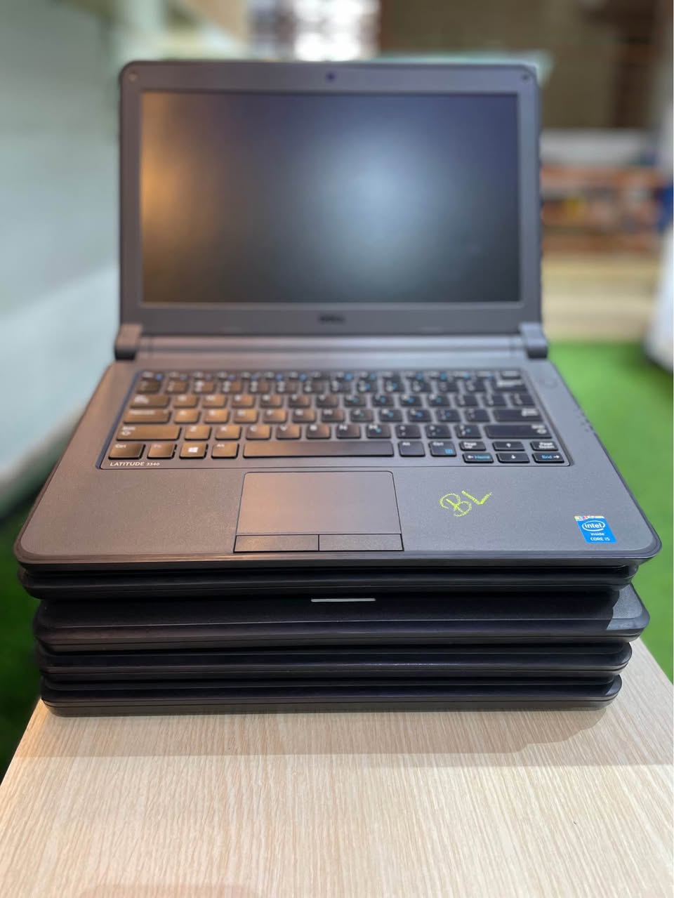 A picture of Dell Laptop