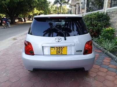 A picture of TOYOTA IST INAUZWA BEI 9 8MILION KARIBU SANA