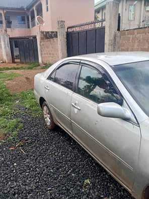 A picture of Dealers in the house Neatly used 2004 Toyota Camry big