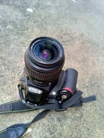 A picture of Nauza Nikon d3100 bey laki 450