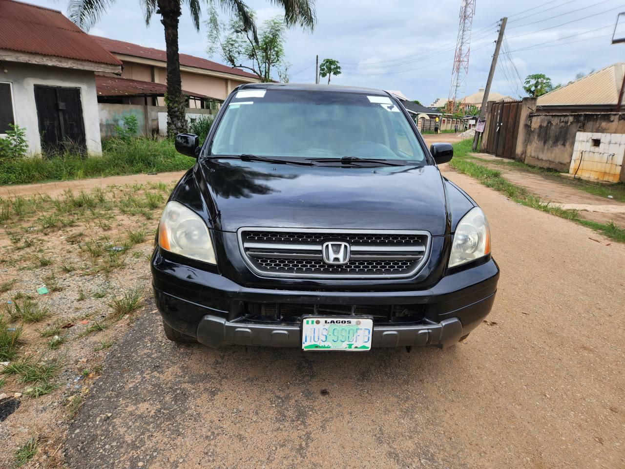 A picture of Honda pilot