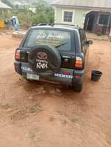 A picture of Toyota RAV4 1998