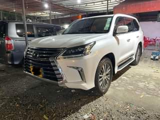 A picture of Toyota Lexus LX570