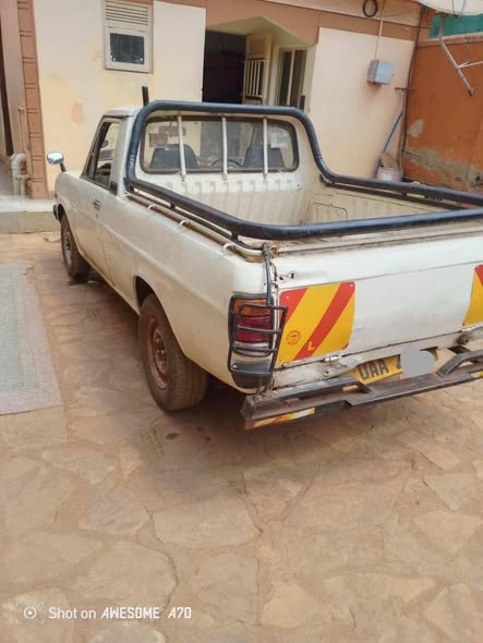 A picture of NISSAN PICK UP 1200