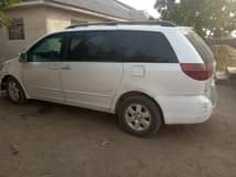 A picture of First body seina 2005 model Engine is taping Buy and
