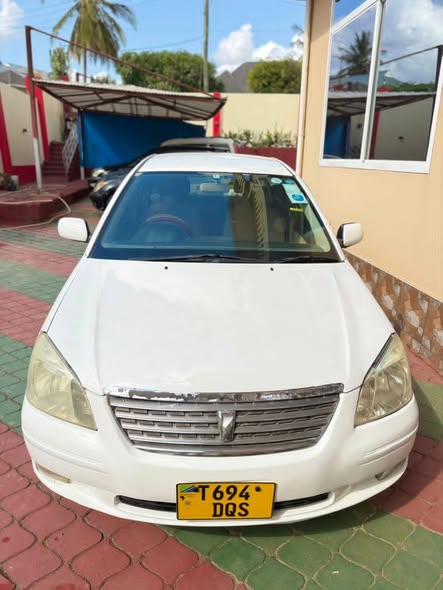 A picture of Toyota Premio 0718814007 Mwaka 2005 Engen type 1NZ Cc 1490