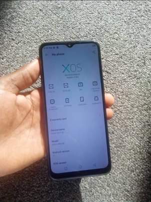 A picture of Infinix hot 10i na hot 8 lite