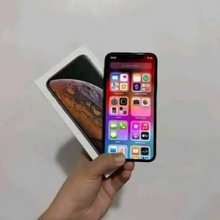 A picture of iphone xs max