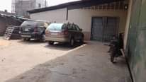 A picture of 2000 Lexus 2000