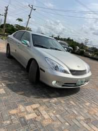 A picture of Extremely clean 2004 Lexus es330 with absolutely nothing to fix