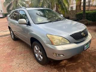 A picture of Lexus Rx330