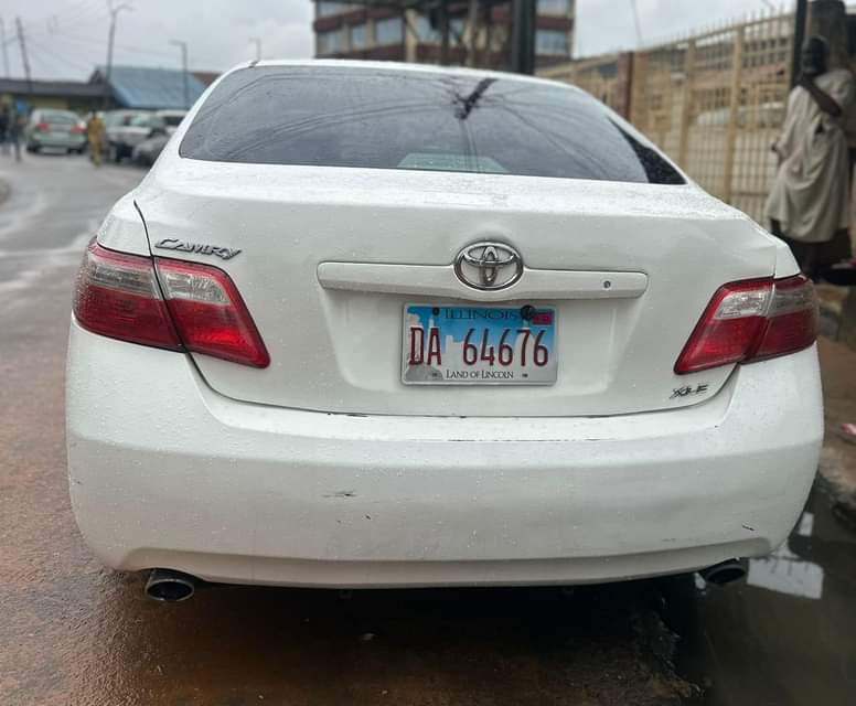 A picture of GOOD DEAL 2009 Toyota Camry XLE foreign used thumbstart V6