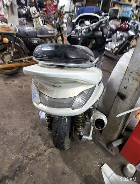 A picture of Yamaha majesty 400cc