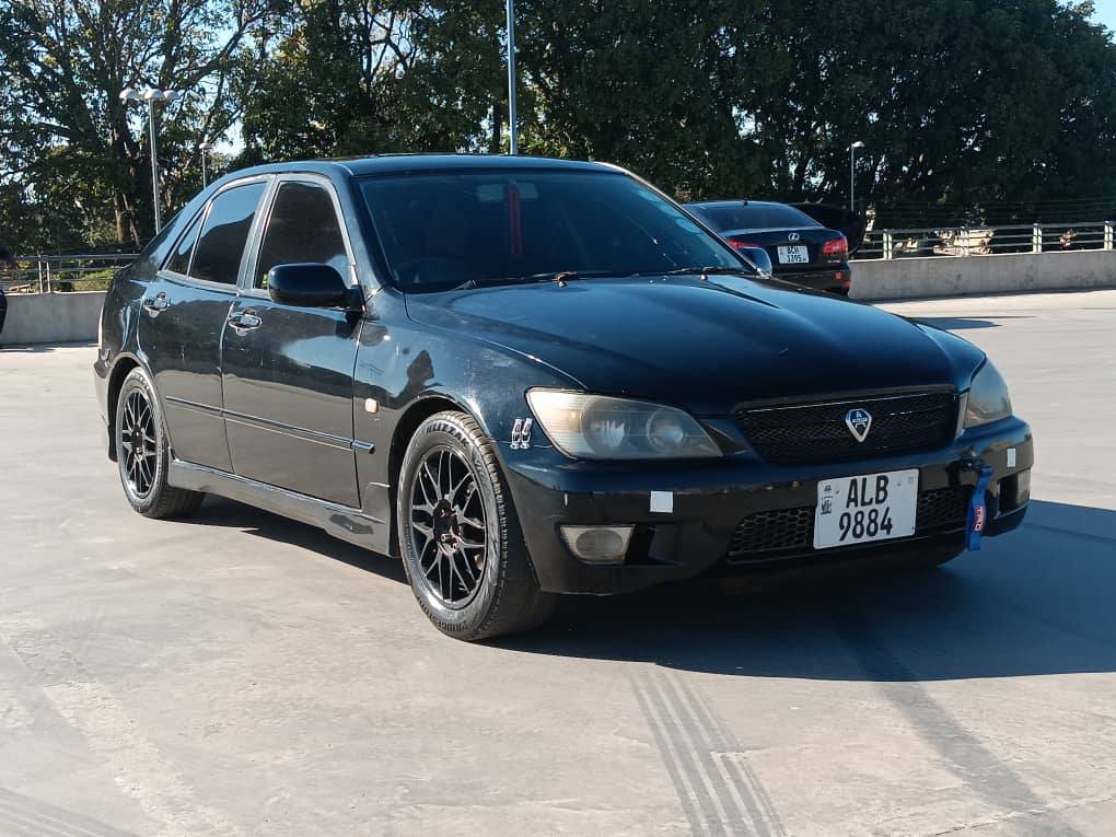 used toyota altezza