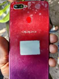 A picture of Oppo F8 Ram 6 Storage GB 128