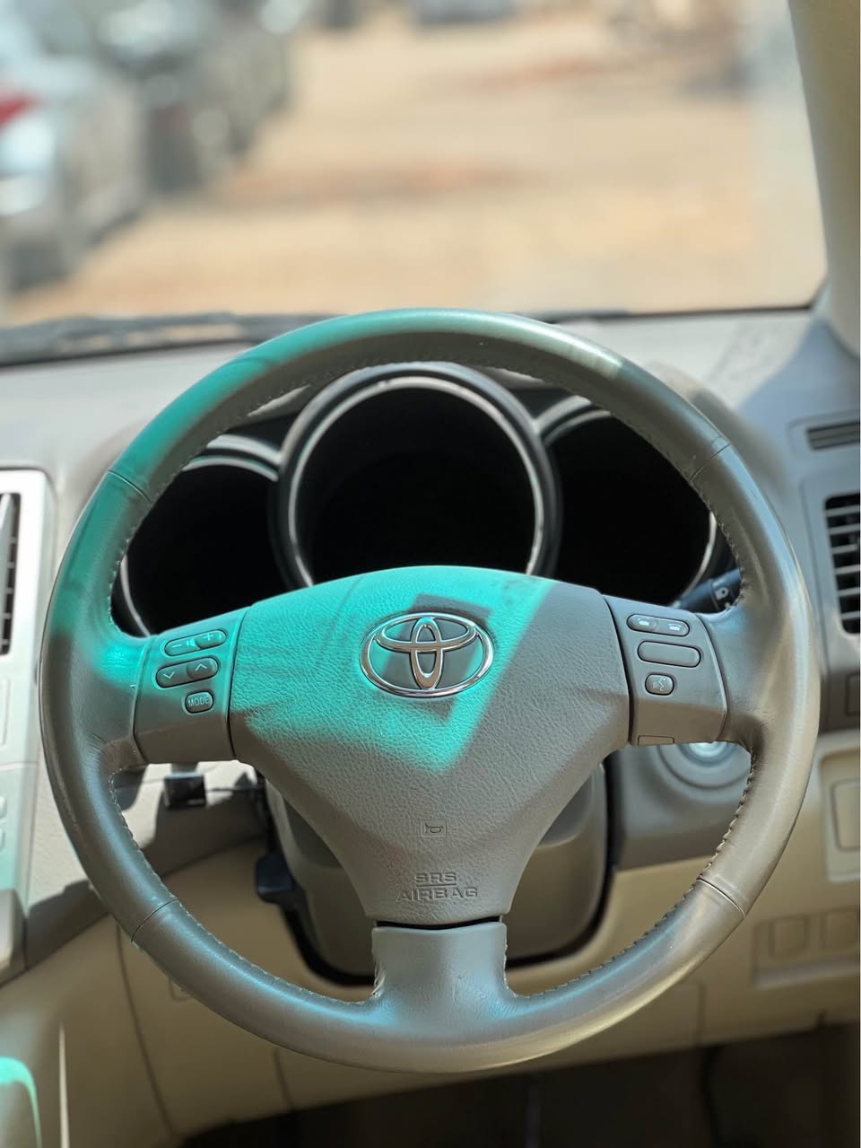 A picture of 2011 TOYOTA HARRIER 240g FOR SALE CALL 0703788764
