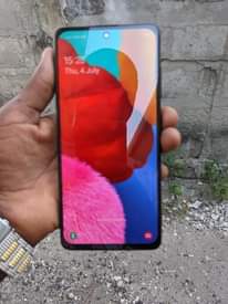 A picture of Samsung Galaxy a51 kipengel camera haipig gb128 ram4 net4g 0686820249