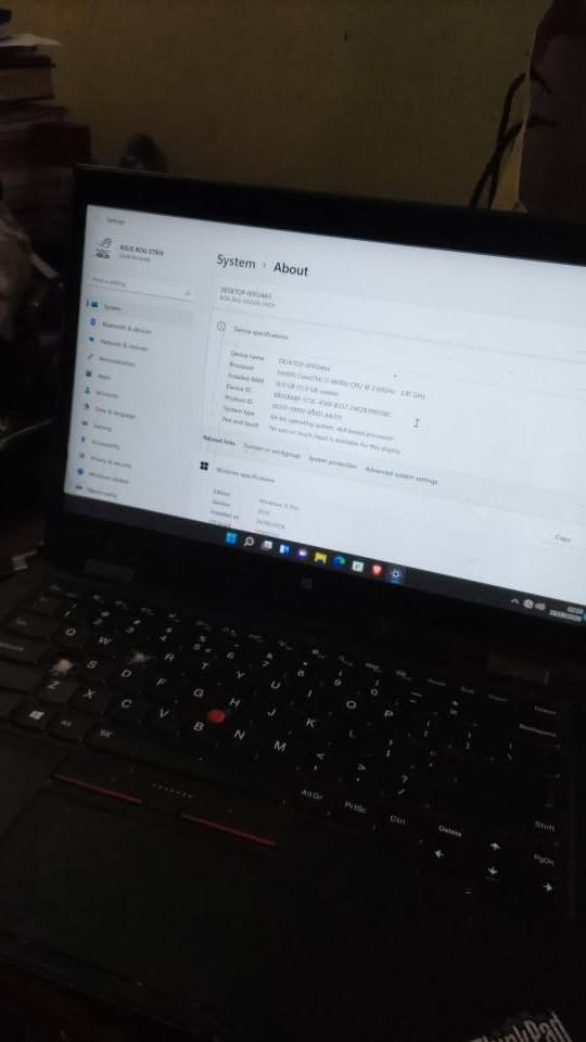 A picture of Lenovo x1 yoga 16gb ram 128gb ssd 4k i5 6th