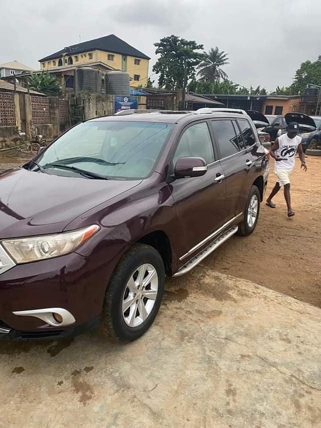 A picture of Toyota Highlander 2013