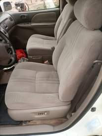 A picture of Toyota sienna LE 2002