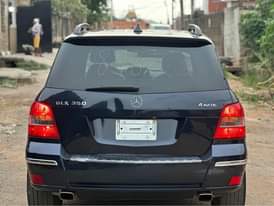 A picture of foreign use GLk 350 2011