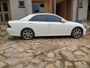 A picture of Toyota crown athlete edition 2009 model 2500cc Call 0757953488