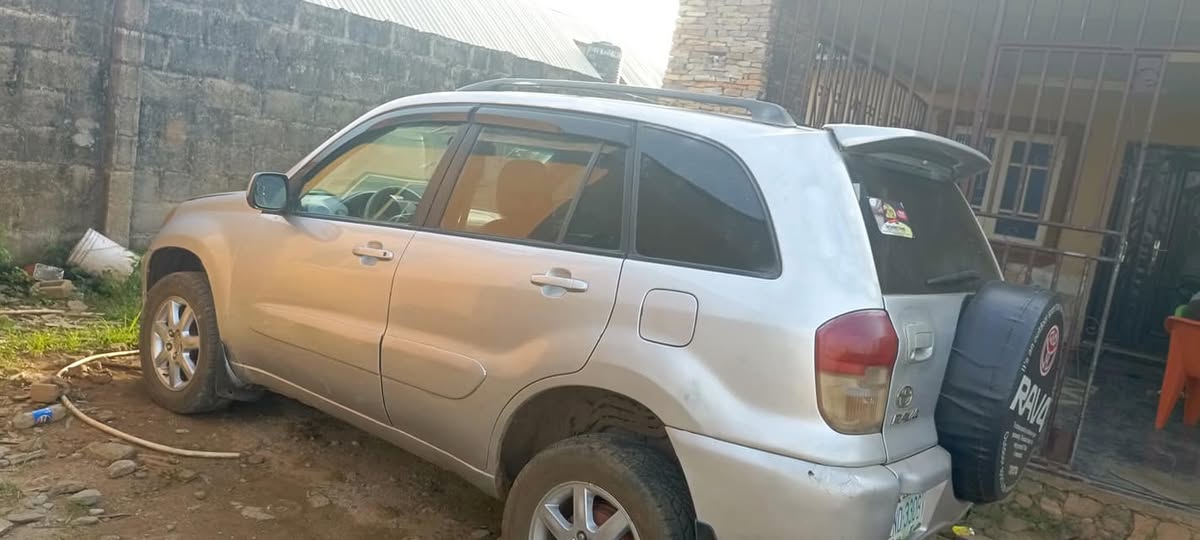 A picture of Toyota Rav4 2003