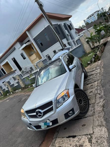 A picture of DISTRESS SALE 2011 MERCEDES BENZ GLK 350 AVAILABLE 9 5M