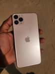 A picture of Iphone 11 pro max GB 256