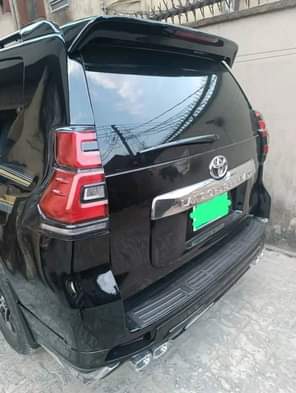 A picture of GX 470 upgraded toToyota Prado 2022 model Buy and driver