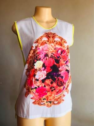 A picture of Ladies tops