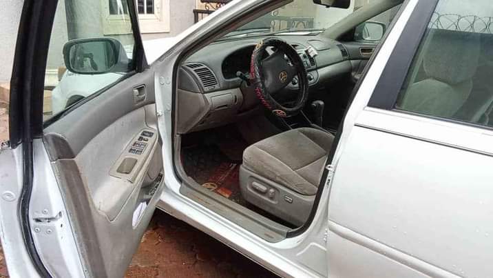 A picture of Toyota Camry 04