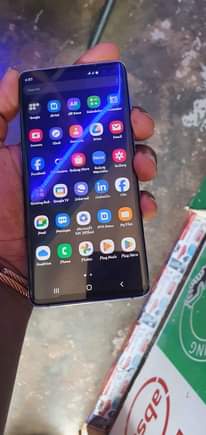 A picture of Samsung galaxy s10 with 128GB 8gb ram on sell 350k