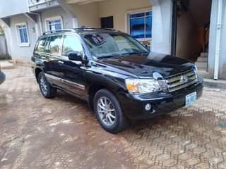 A picture of Toyota Highlander 2005