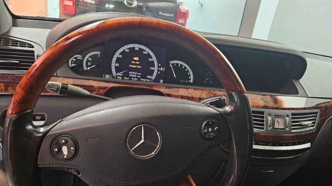 A picture of MERCEDES S550