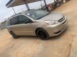 A picture of 2005 Toyota Sienna