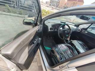 A picture of Peugeot 307 manual transmission