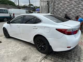 A picture of LEXUS ES 350 2014