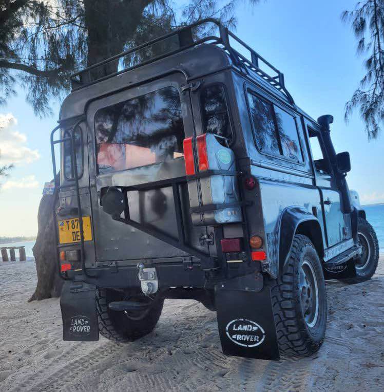 A picture of Land ROVER 90 19 8M 0766722002