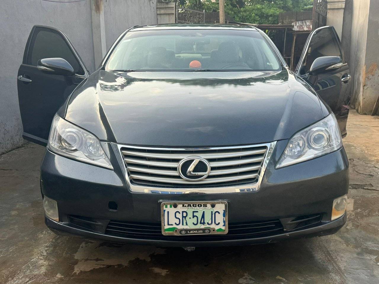 A picture of Lexus ES 350
