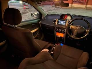 A picture of TOYOTA IST