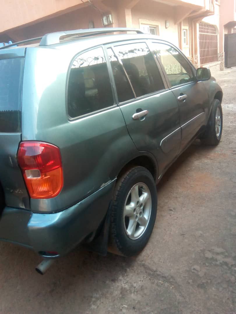 A picture of TOYOTA RAV4