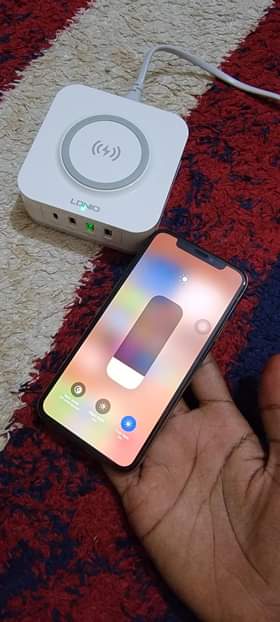 A picture of IPHONE XS