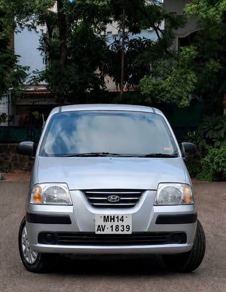 A picture of HYUNDAI SANTRO XING Petrol CNG