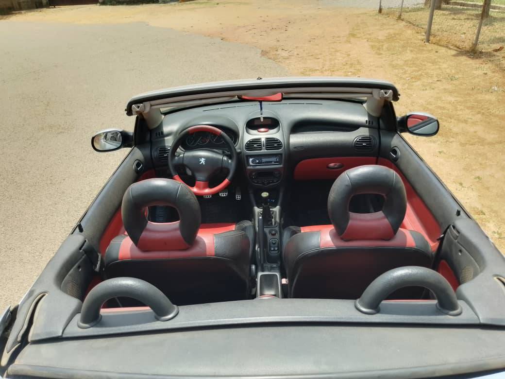 A picture of PEUGEOT 206 CONVERTIBLE
